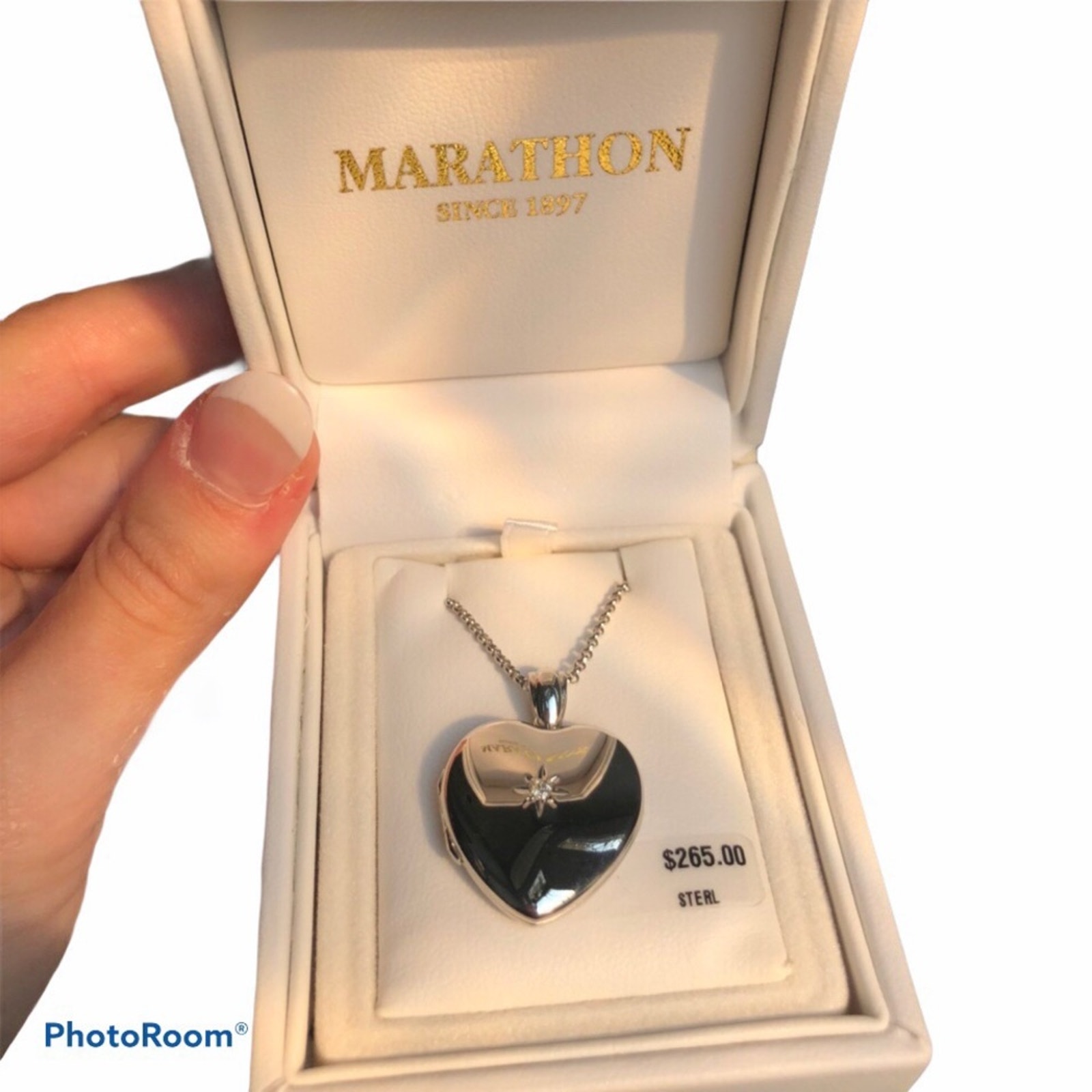 Brand New Heart Locket 20 Chain